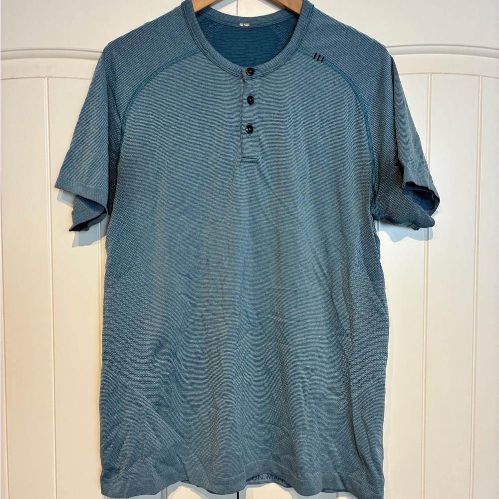 lululemon athletica Men's Slate Blue Henley  Shirt Size L